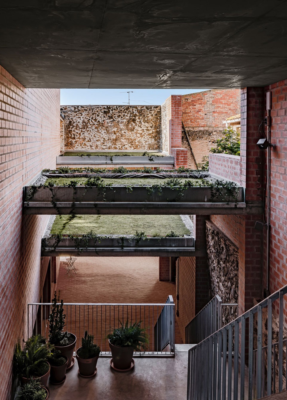 CLOS PACHEM WINERY by HARQUITECTES
