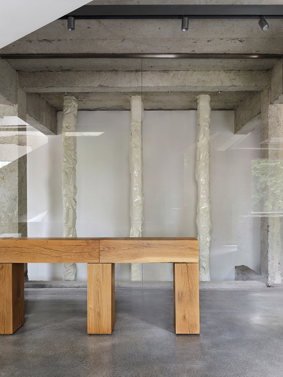 Outsider Store China by Studio Glume