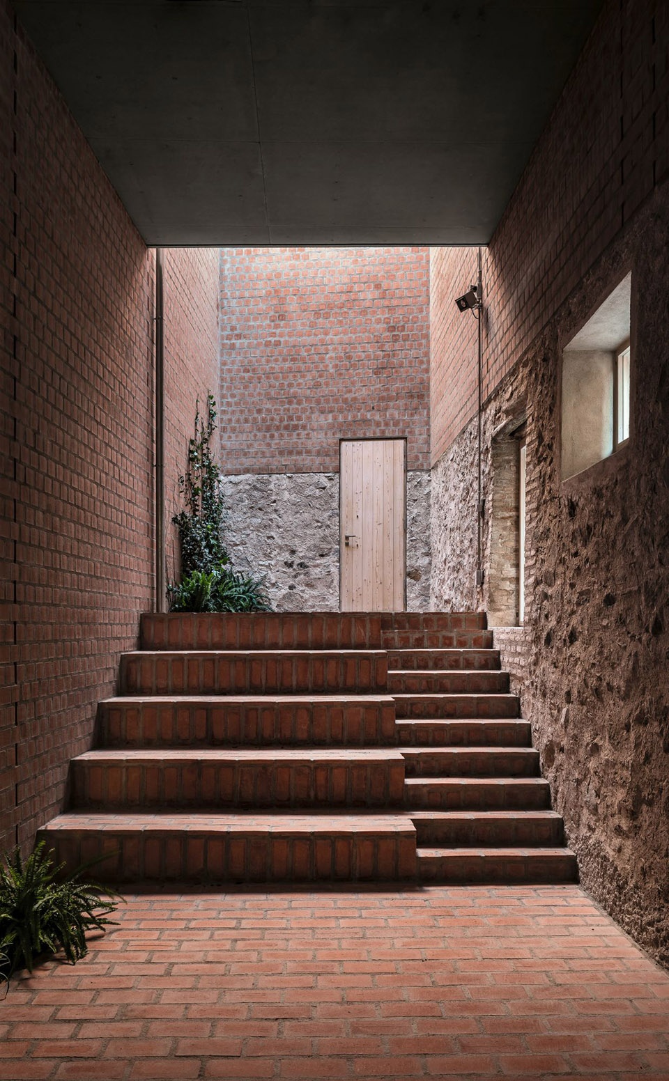 CLOS PACHEM WINERY by HARQUITECTES