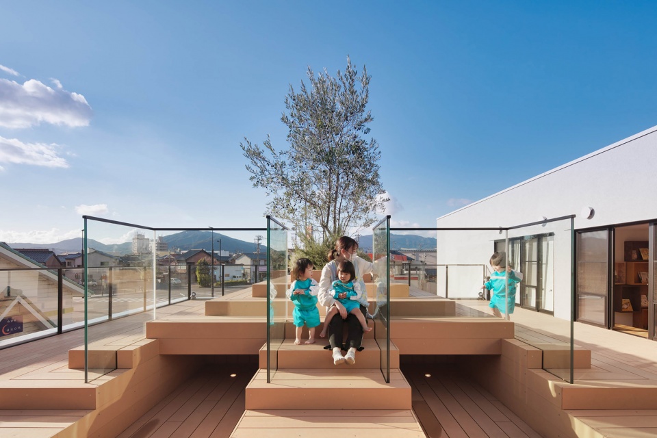 JPP Nursery by HIBINOSEKKEI Youji no Shiro KIDS DESIGN LABO