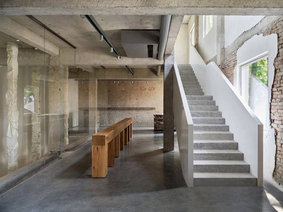 Outsider Store China by Studio Glume