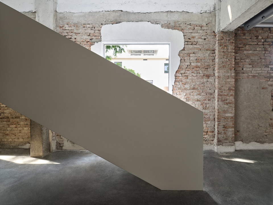 Outsider Store China by Studio Glume