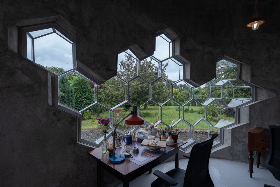UtCoL Sculptor Bernardo Rodrigues Architects
