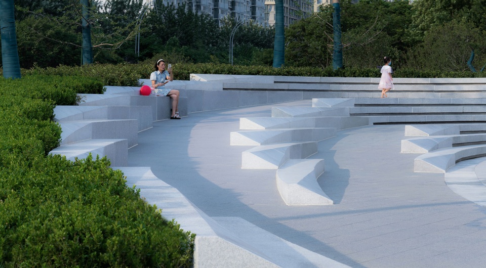 Wind Plaza潍坊风之广场 HID翰地景观
