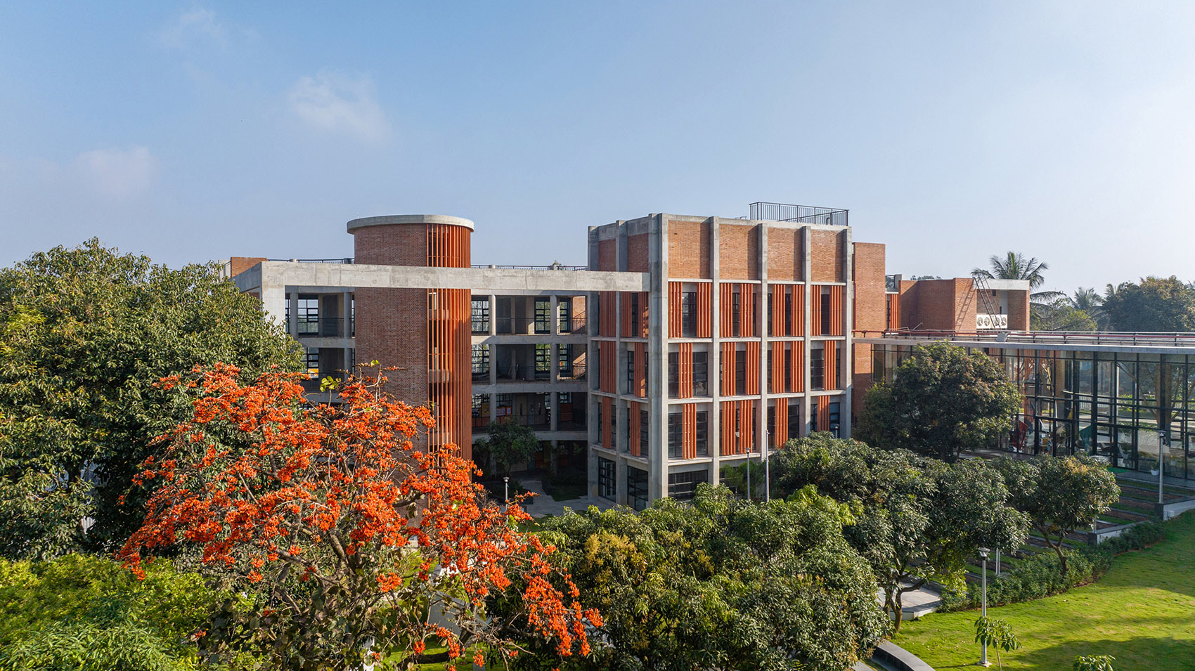 Euro School, Bannerghatta Bengaluru by Vijay Gupta Architects 谷德设计网