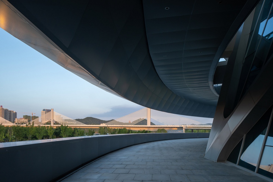 Jewel On The Silkroad Nanbu Eye Gymnasium China by Zhoyu Design Group