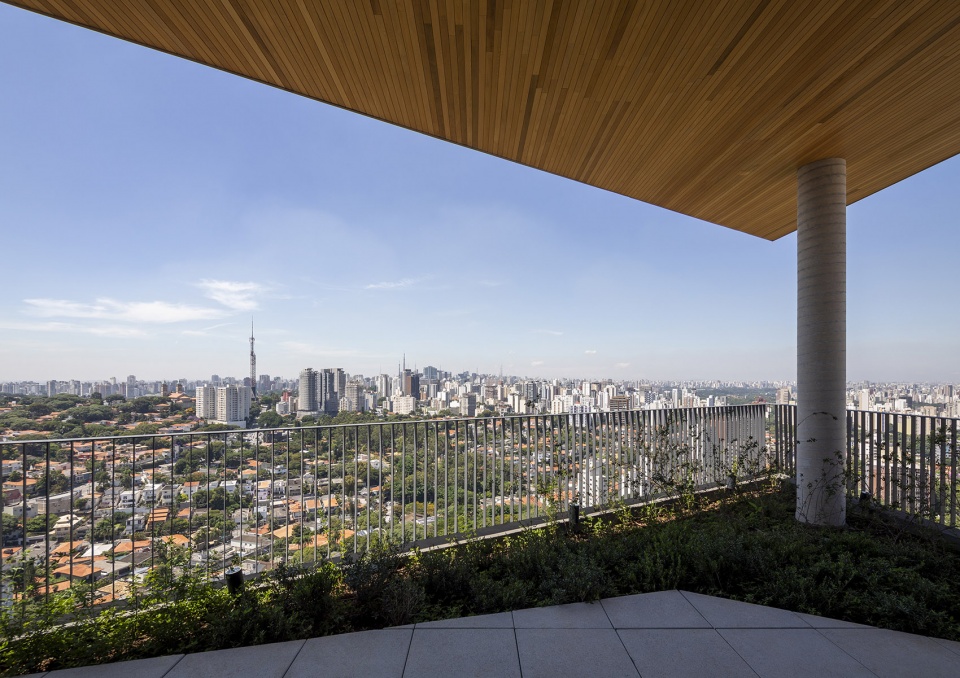 onze22 by triptyque
