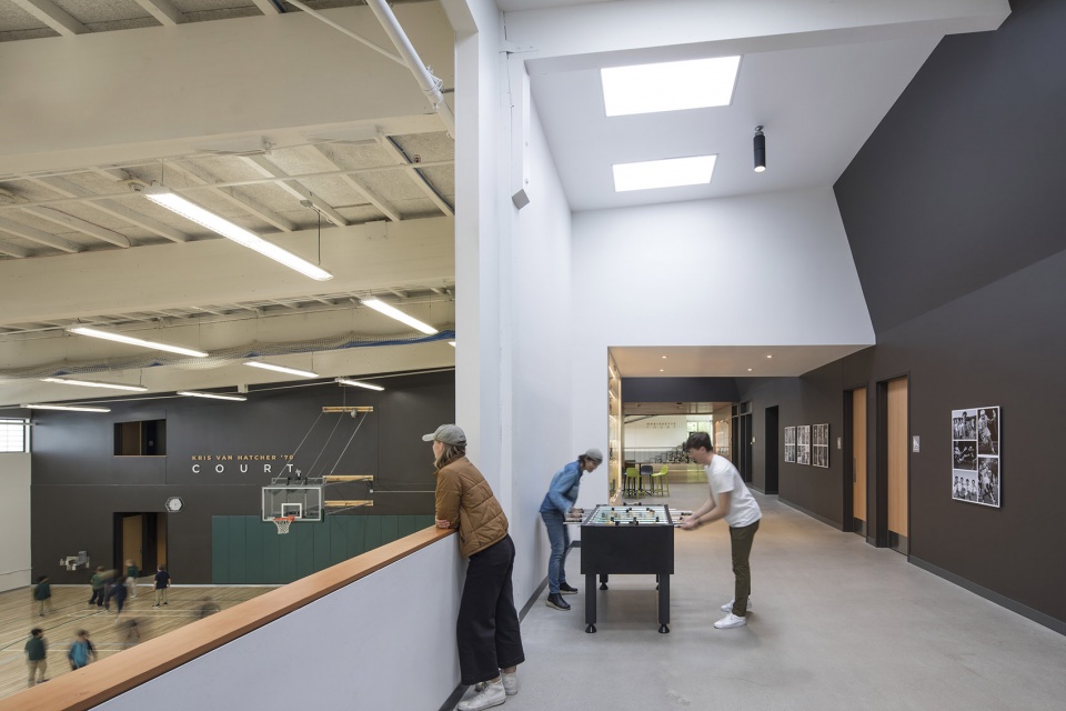 oregon episcopal school athletic center by hacker