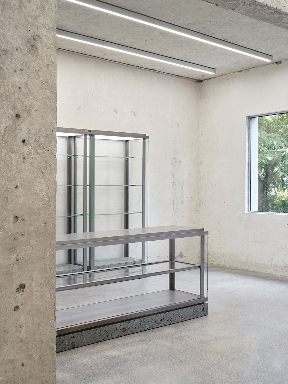 Outsider Store China by Studio Glume