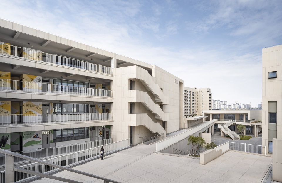 new campus of jiangsu jingjiang senior high school by rong zhaohui studio zradi