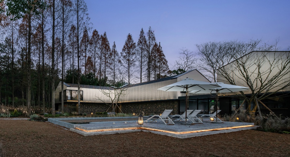 Renovation of Belight Camp Service Center by Local Architecture Design Office The Design Institute of Landscape and Architecture China Ac...