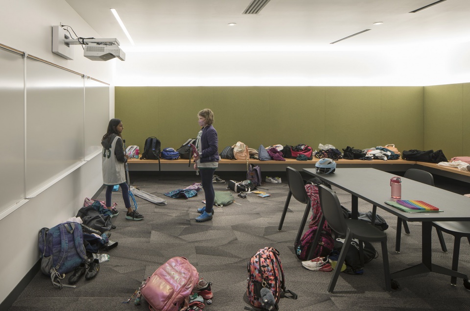 oregon episcopal school athletic center by hacker