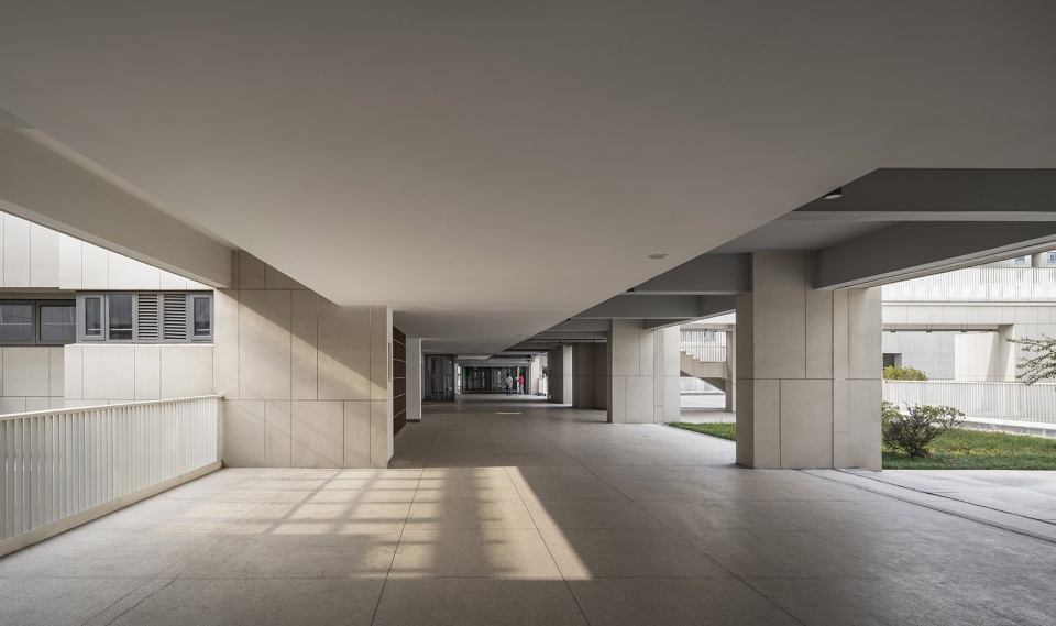 new campus of jiangsu jingjiang senior high school by rong zhaohui studio zradi