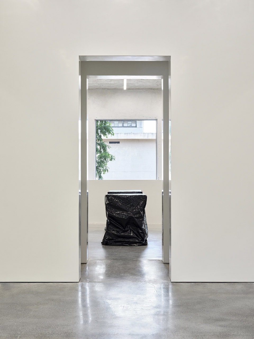 Outsider Store China by Studio Glume