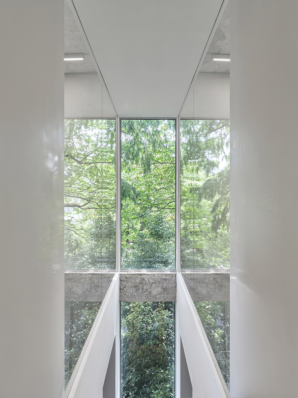 Outsider Store China by Studio Glume