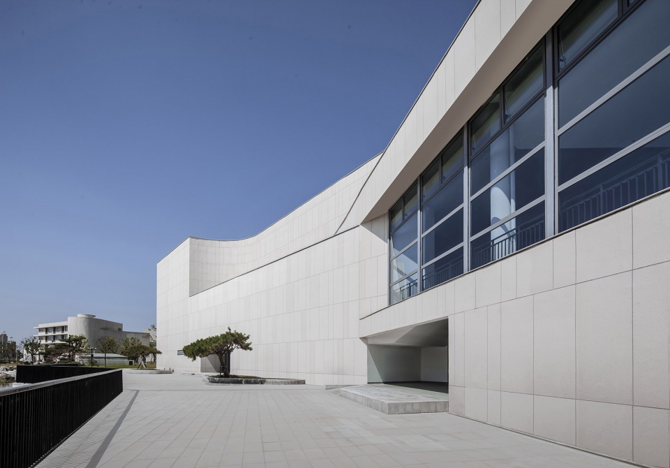 new campus of jiangsu jingjiang senior high school by rong zhaohui studio zradi