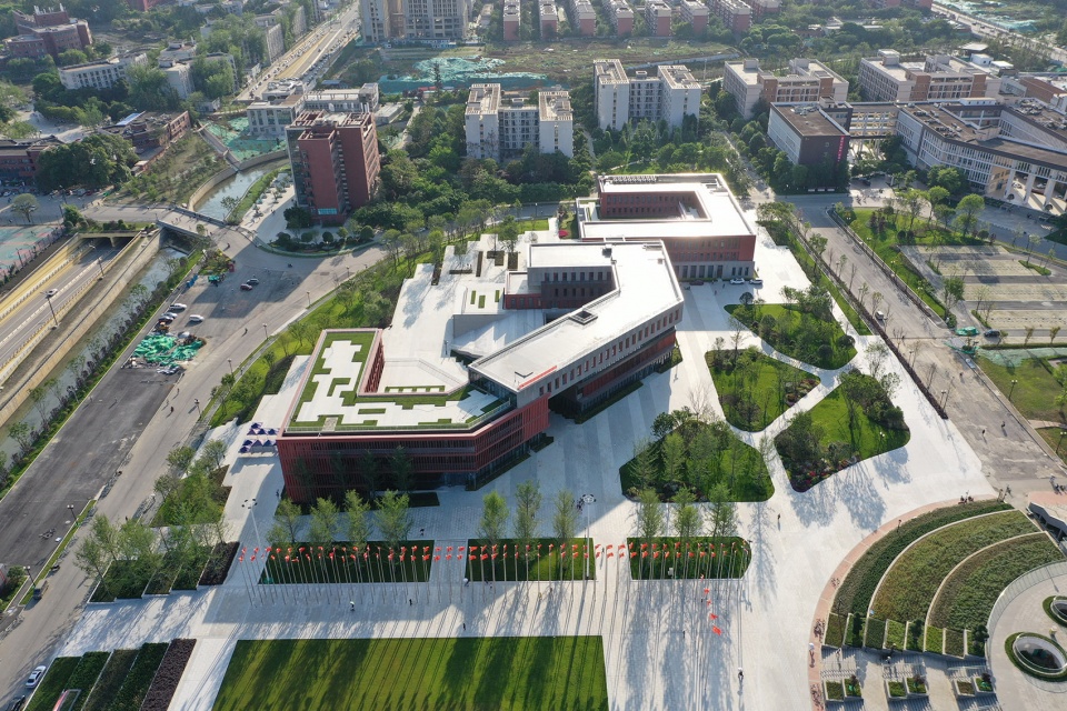 the service center and administrative center of chengdu universiade village for the 31st summer universiade cscec