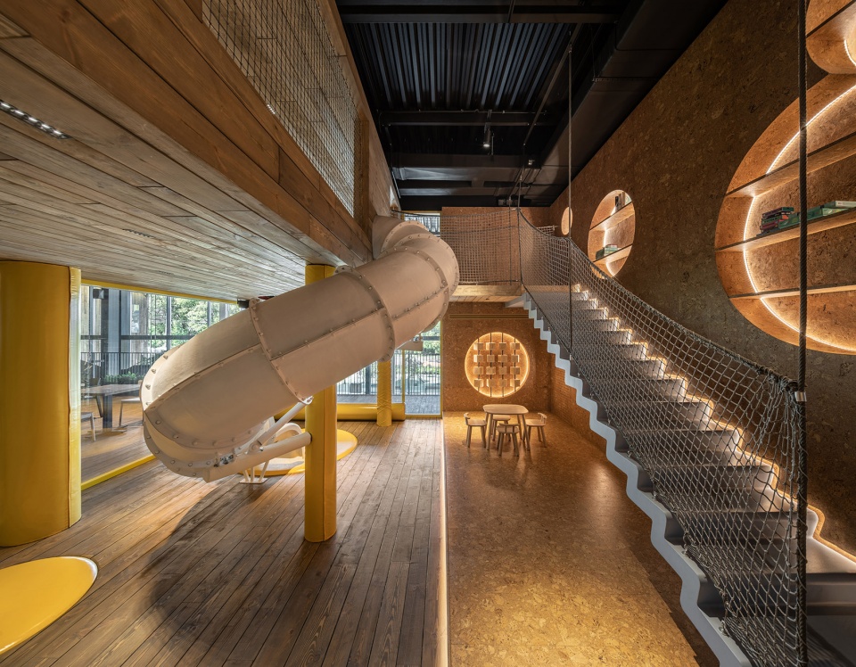 mova beer space by balbek bureau