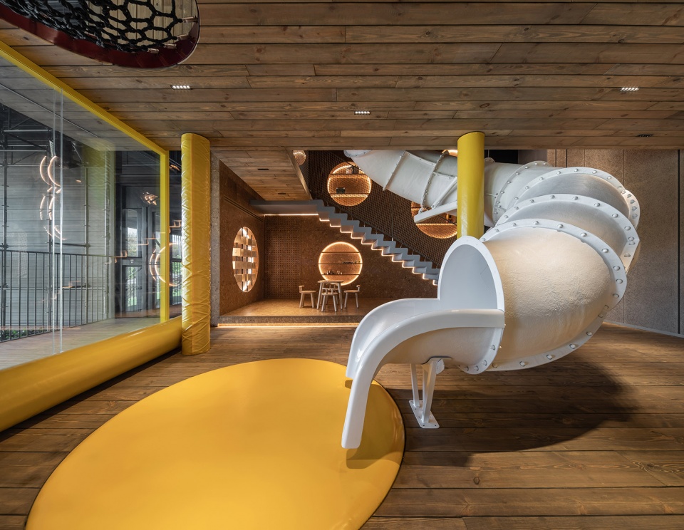 mova beer space by balbek bureau