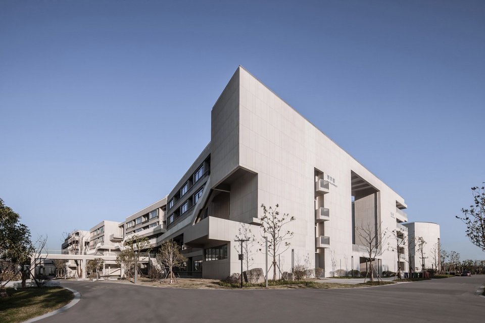 new campus of jiangsu jingjiang senior high school by rong zhaohui studio zradi