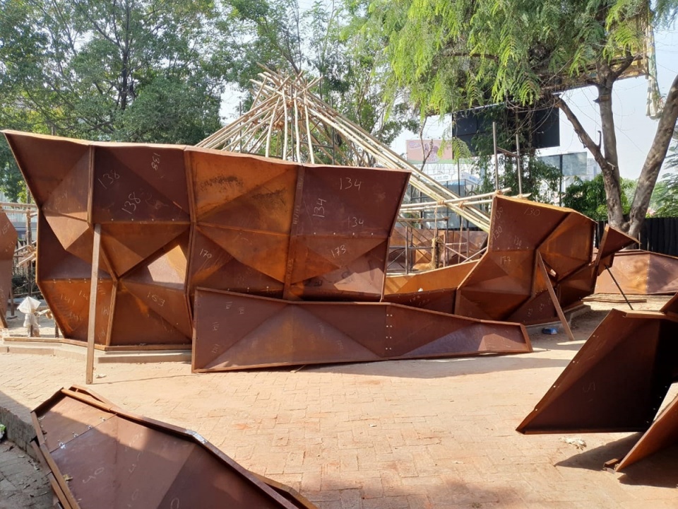 darwin bucky by andblack design studio