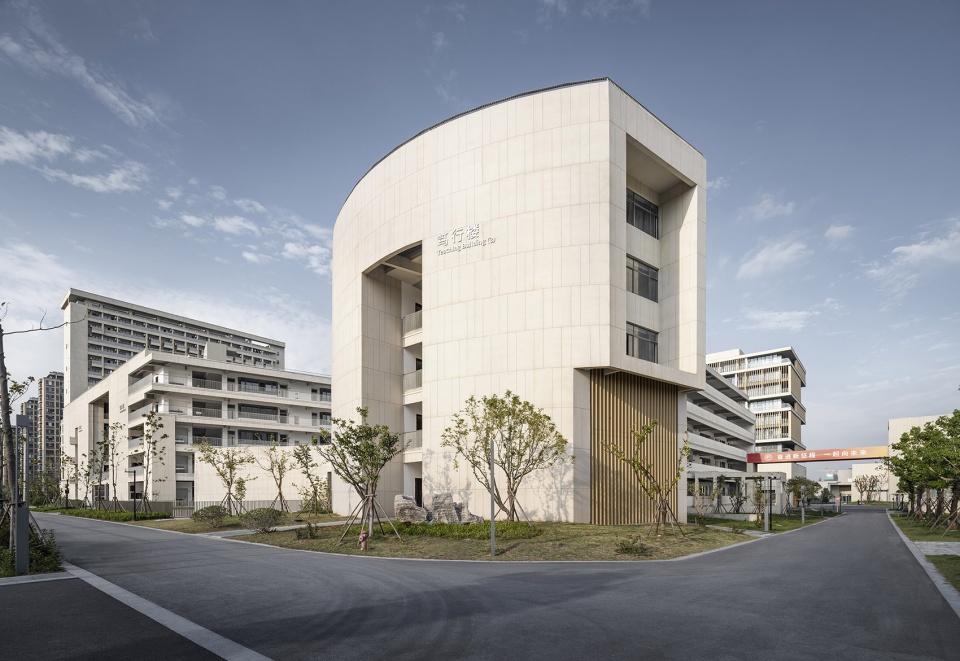 new campus of jiangsu jingjiang senior high school by rong zhaohui studio zradi