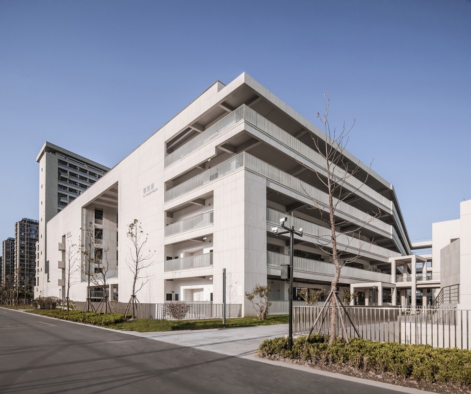 new campus of jiangsu jingjiang senior high school by rong zhaohui studio zradi