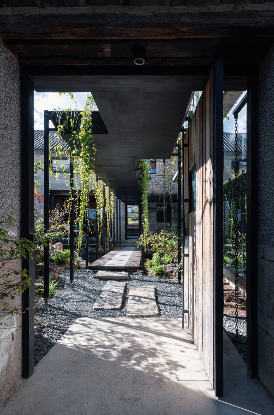 Ruins Cave Garden by ArCONNECT Architects - 谷德设计网