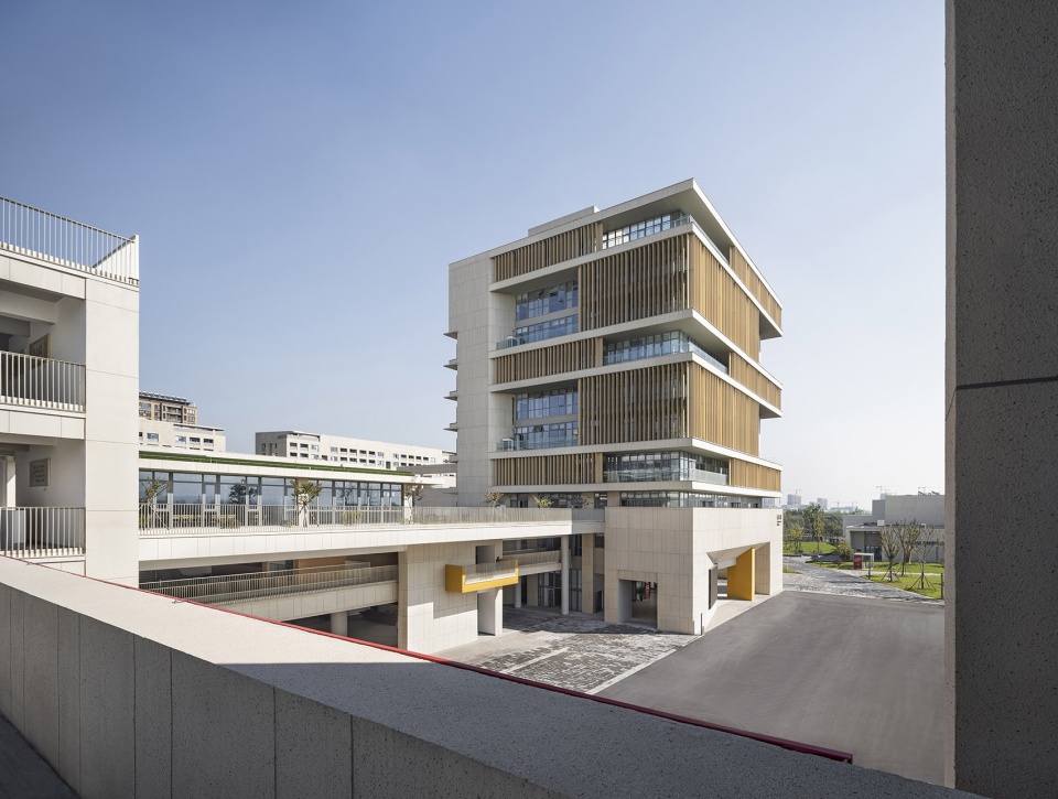 new campus of jiangsu jingjiang senior high school by rong zhaohui studio zradi
