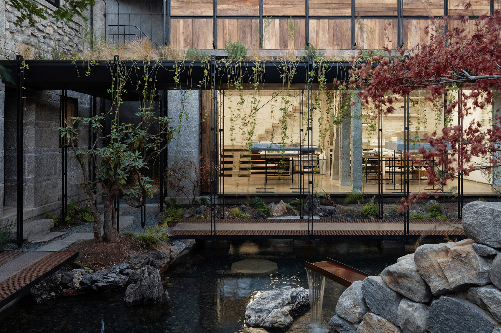 Ruins Cave Garden by ArCONNECT Architects - 谷德设计网