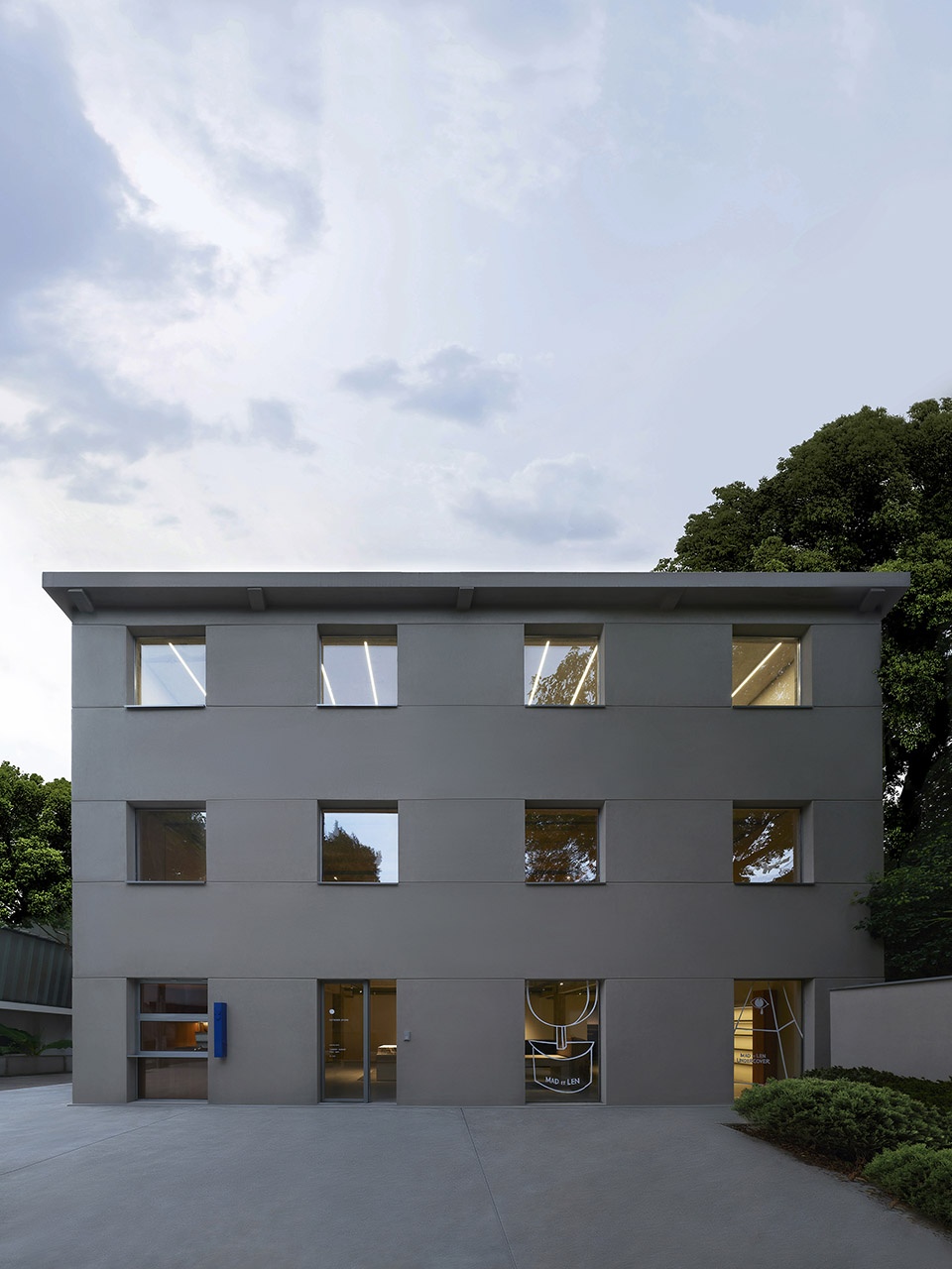 Outsider Store China by Studio Glume