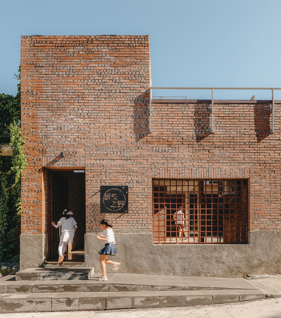 ban quan zhi ye b b and camp by dl atelier