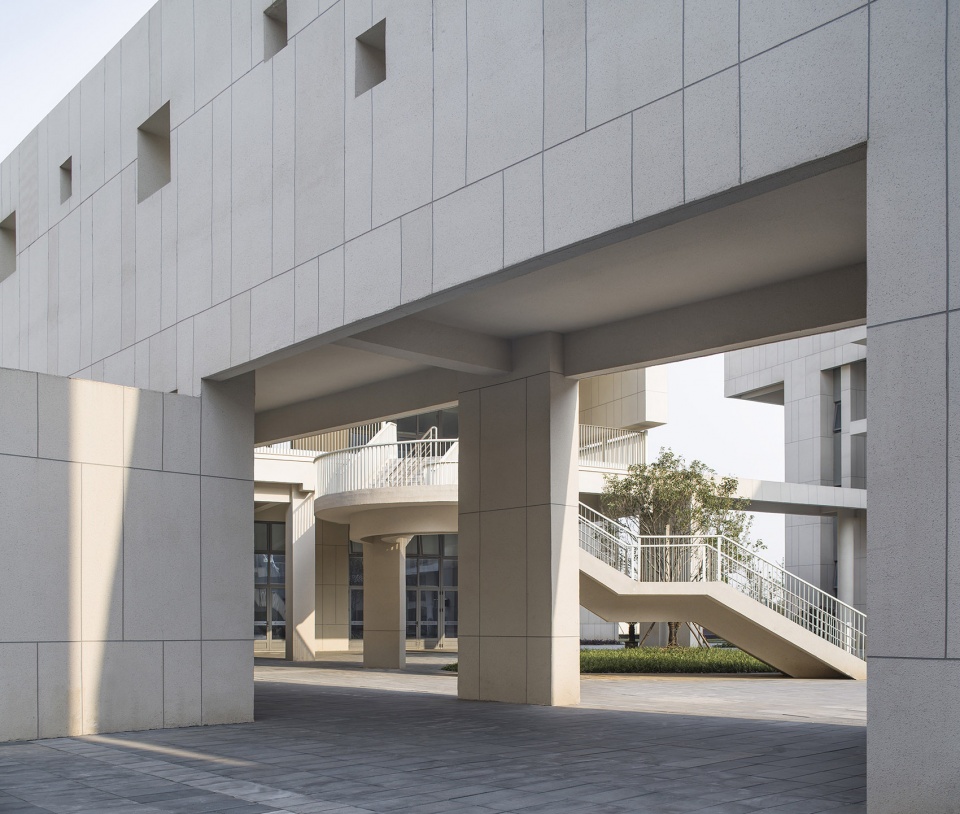 new campus of jiangsu jingjiang senior high school by rong zhaohui studio zradi