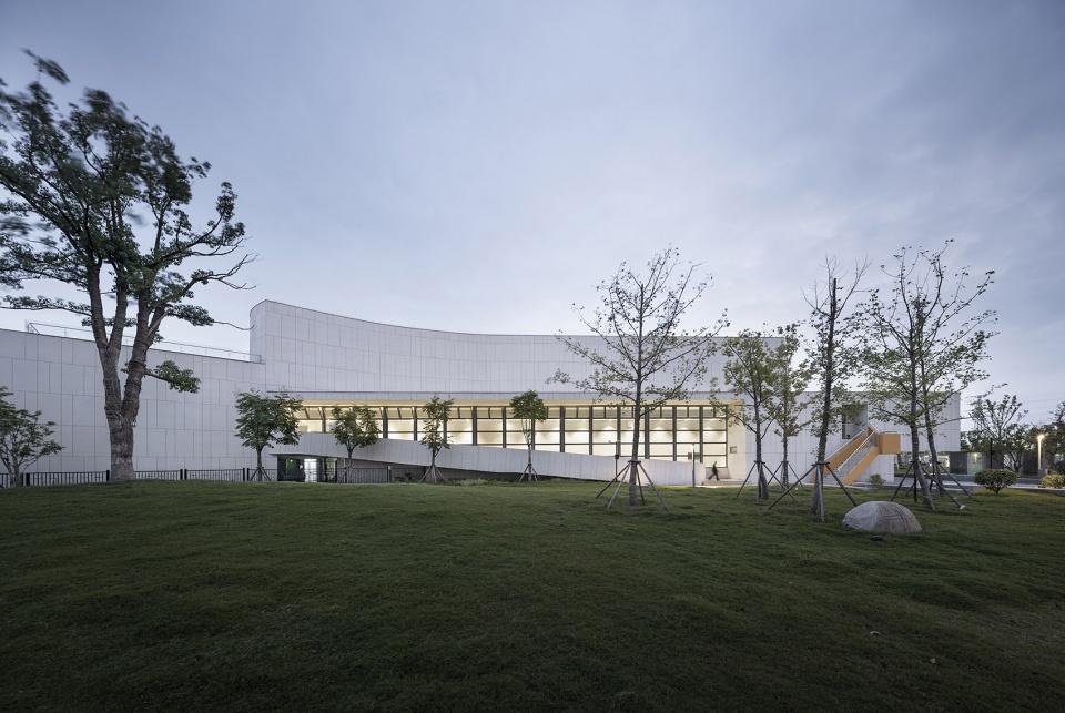 new campus of jiangsu jingjiang senior high school by rong zhaohui studio zradi