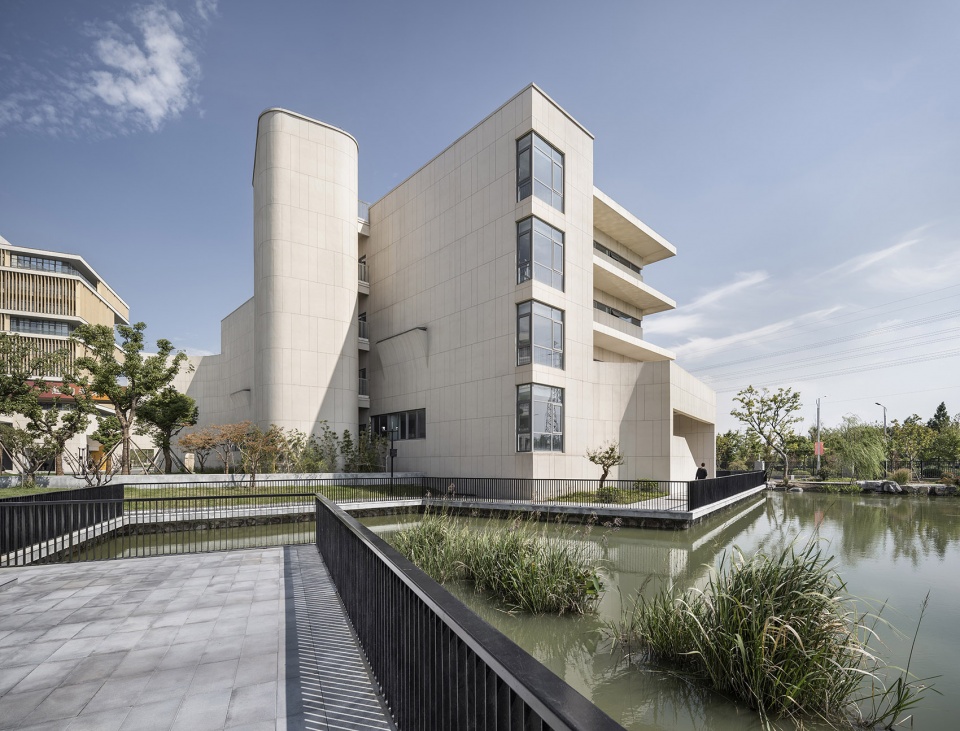 new campus of jiangsu jingjiang senior high school by rong zhaohui studio zradi