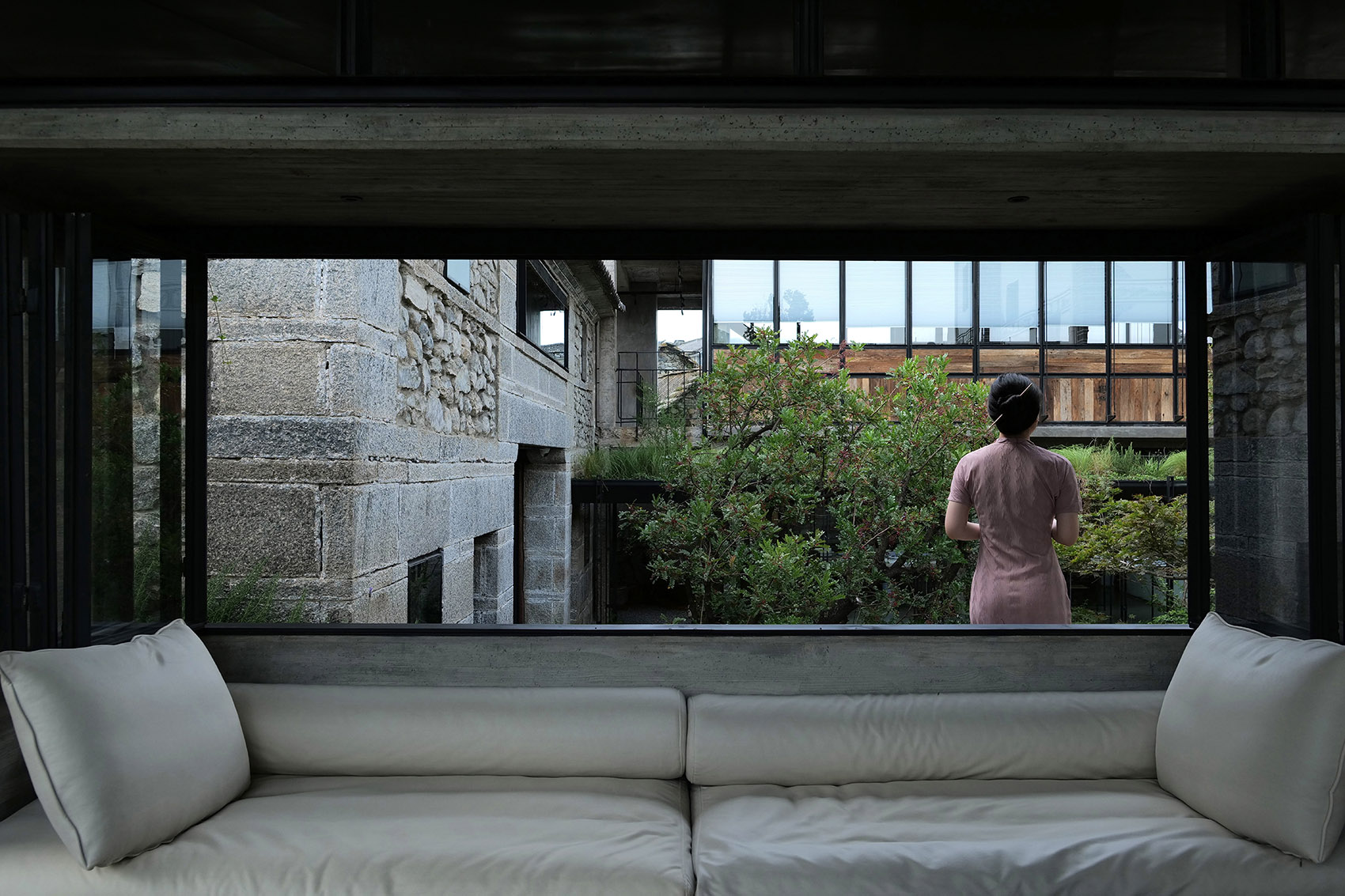 Ruins Cave Garden by ArCONNECT Architects - 谷德设计网