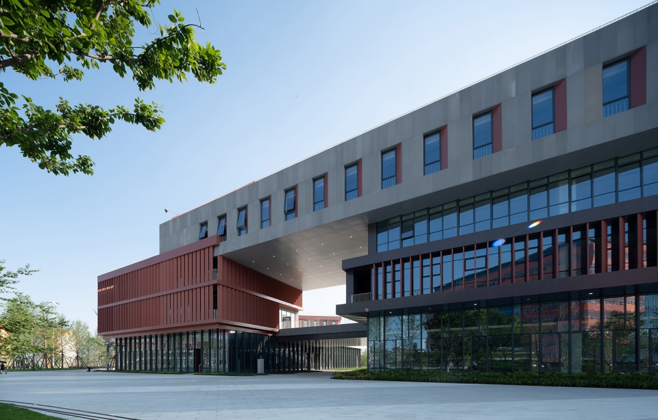 the service center and administrative center of chengdu universiade village for the 31st summer universiade cscec