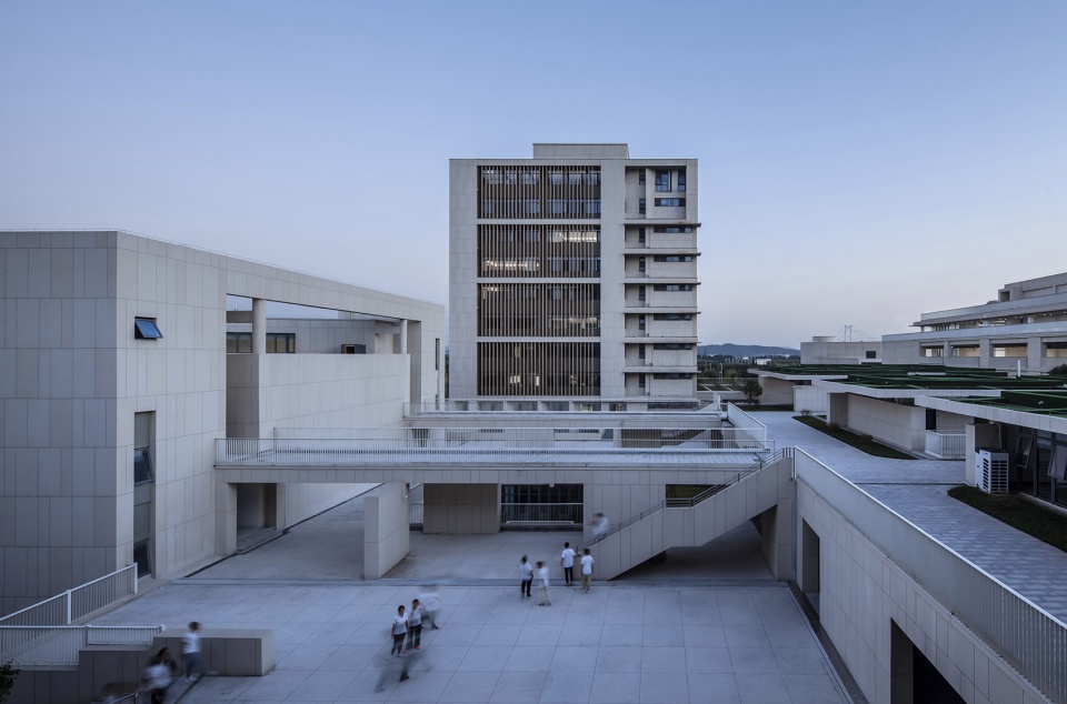 new campus of jiangsu jingjiang senior high school by rong zhaohui studio zradi