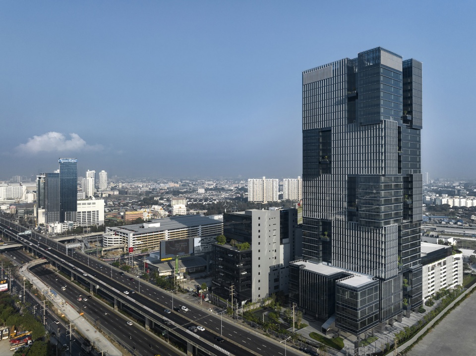 aia east gateway by creative crews