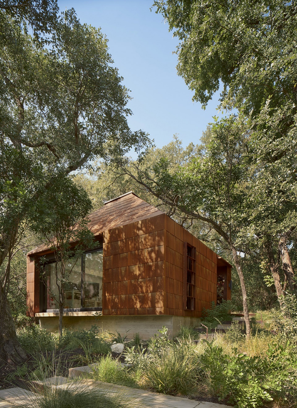 river bend residence by lake flato architects