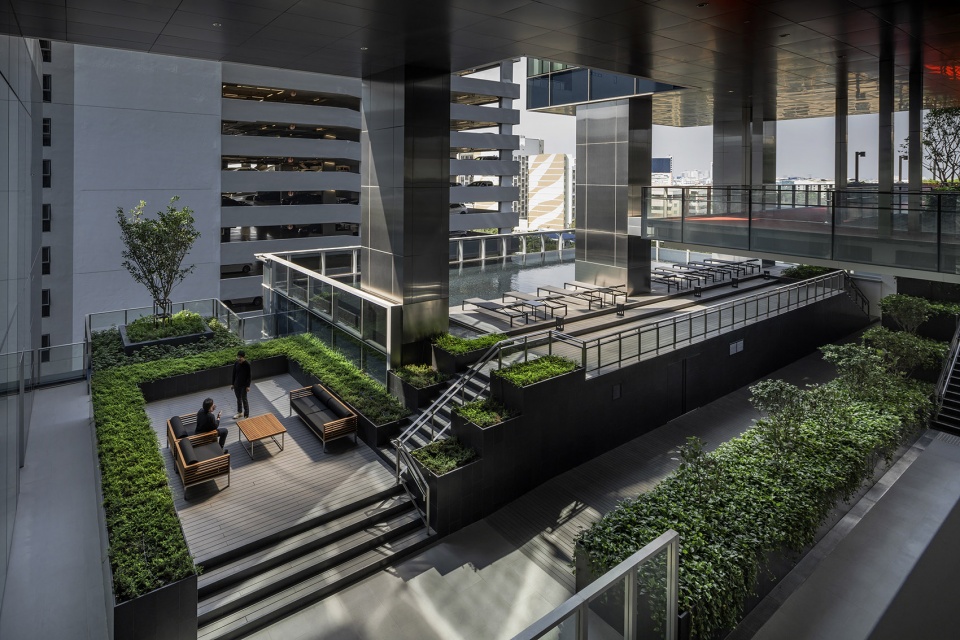 aia east gateway by creative crews