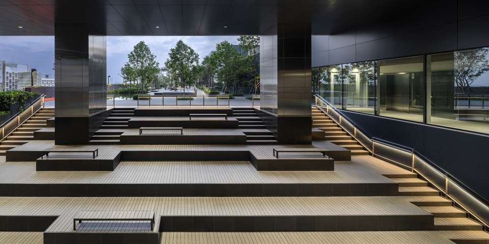 aia east gateway by creative crews
