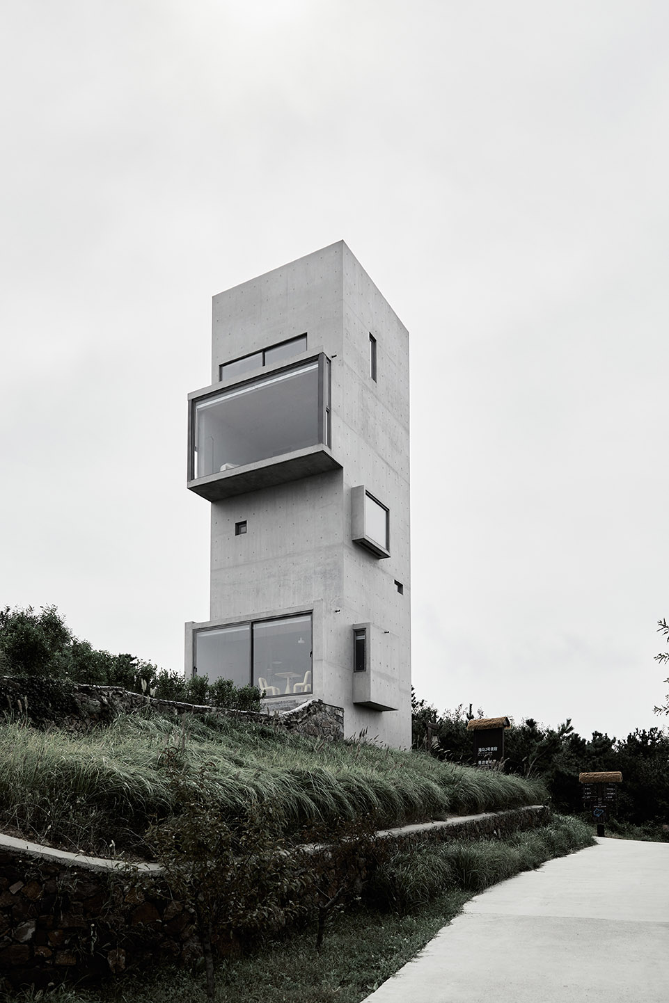 Cliff Café and Tower House by Trace Architecture Office (TAO) 谷德设计网