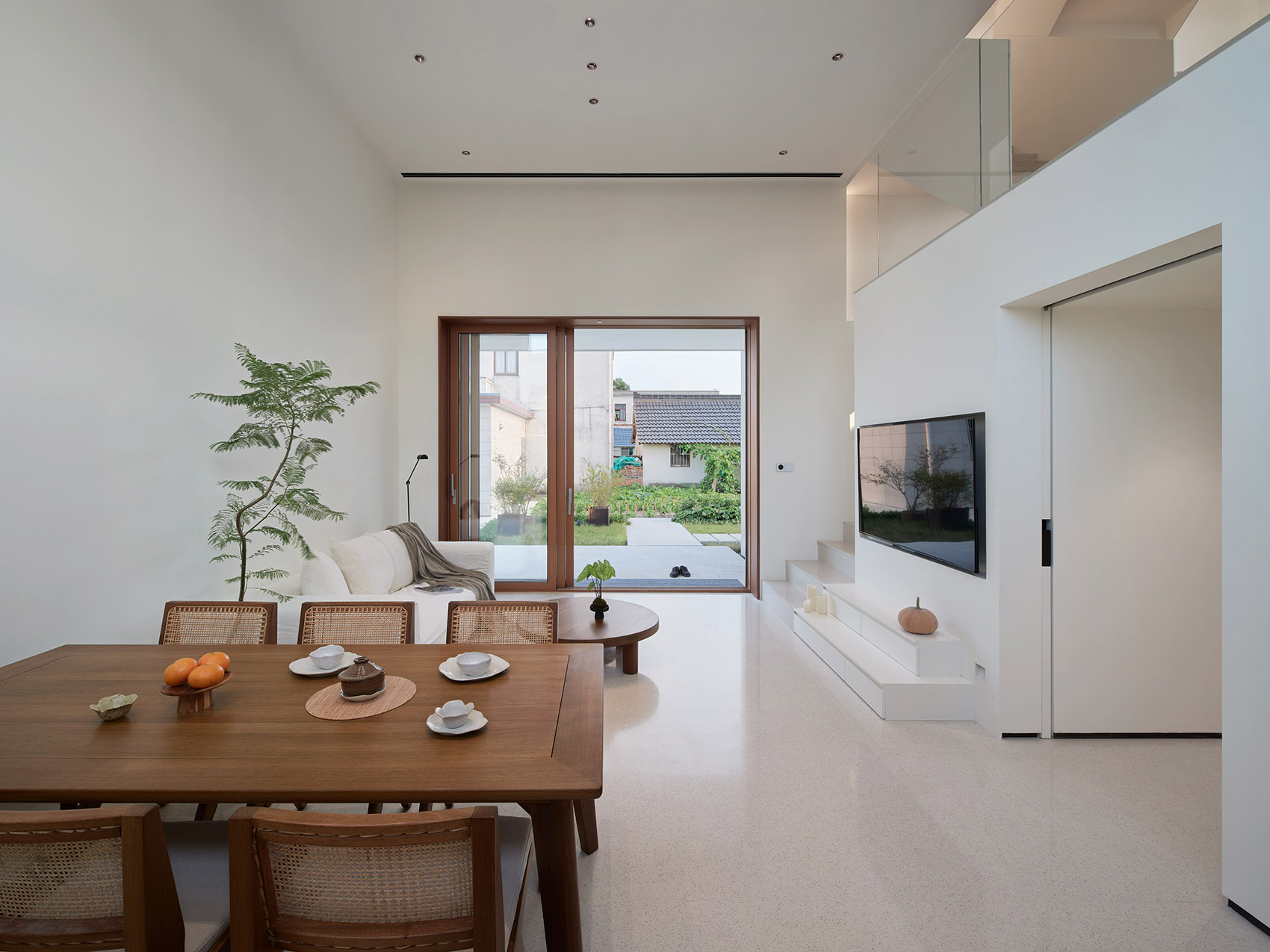 Crossing House by L&M Design Lab - 谷德设计网