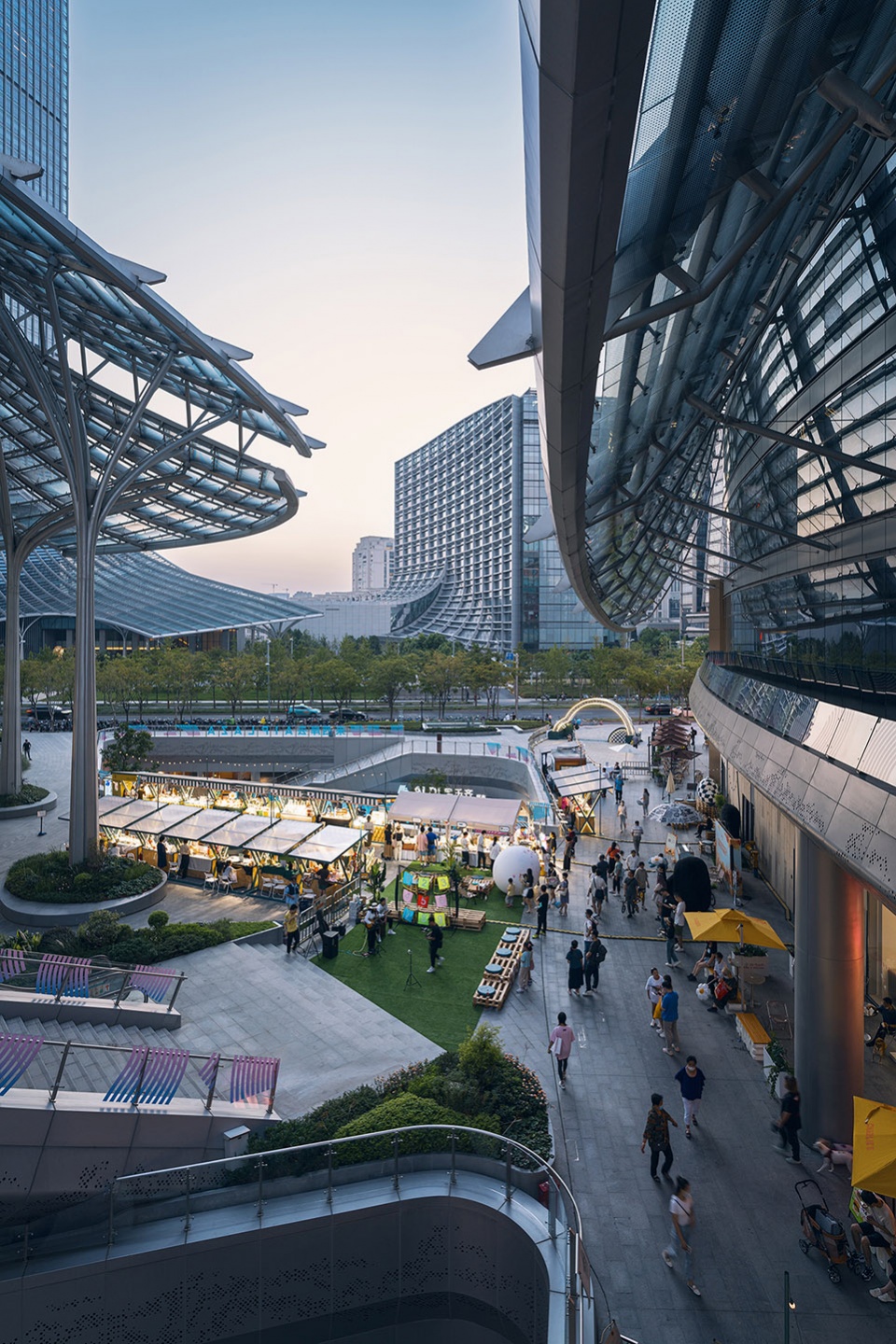 Shanghai West Bund International AI Tower &Plaza by Nikken Sekkei 