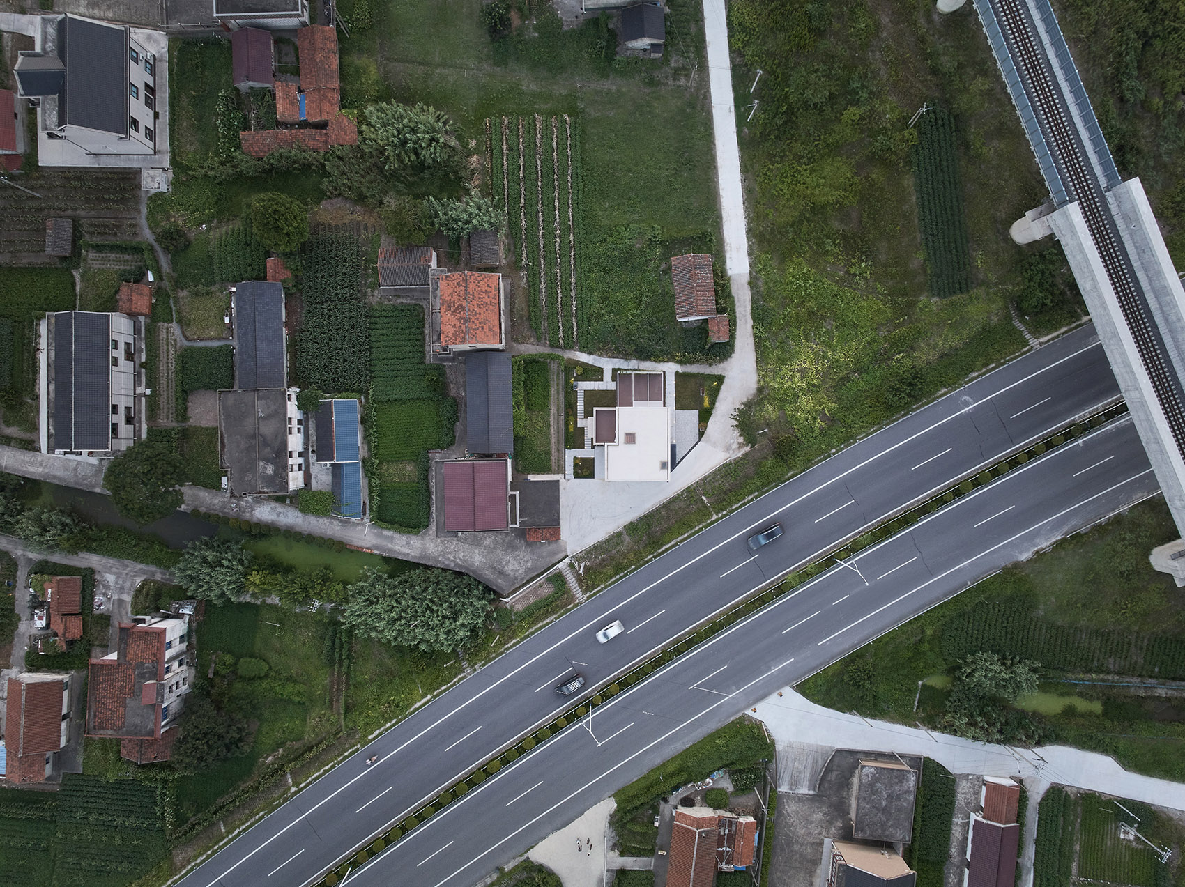 Crossing House by L&M Design Lab - 谷德设计网