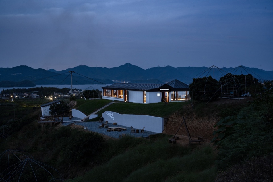 山顶远看夜景,Nightscape from the top of mountain @徐英达
