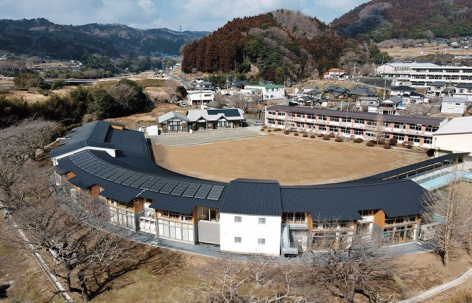 日立市立中里小中学，日本 / 三上建築事務所