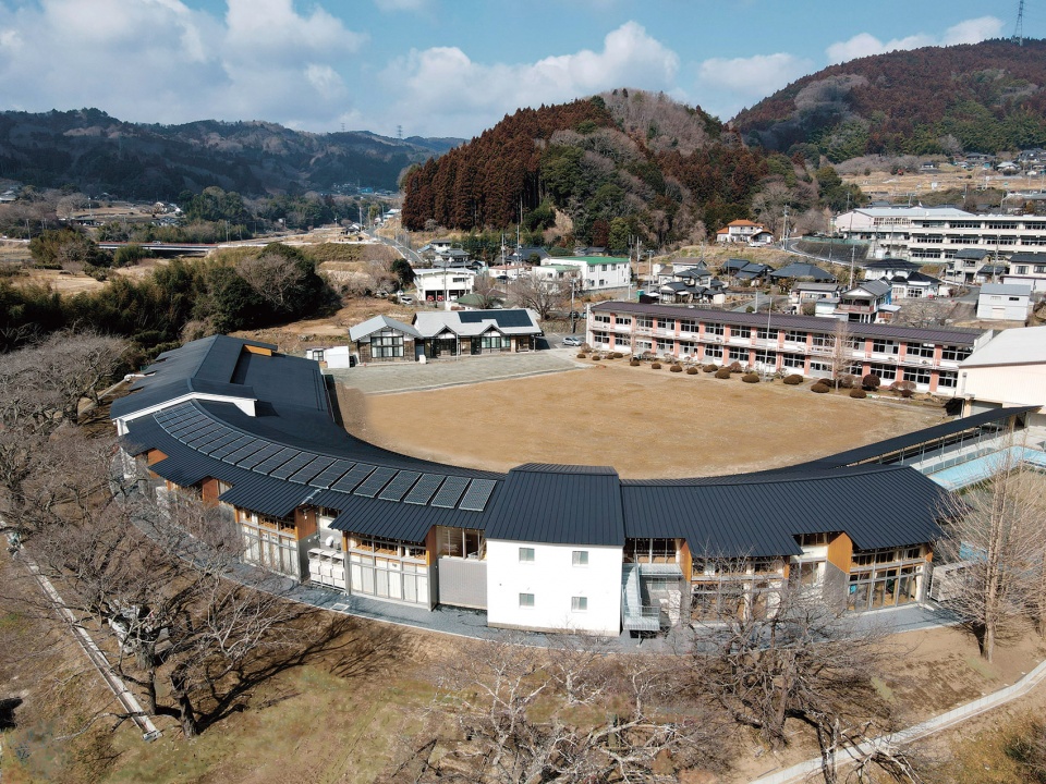 Hitachi City Nakazato Elementary and Junior High School by MIKAMI Architects