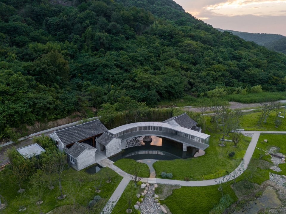 Lakeside Teahouse China by Domain Architects
